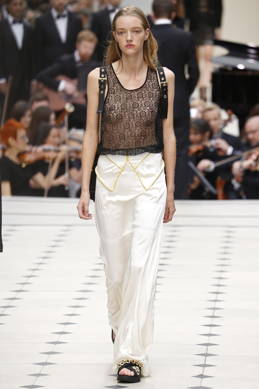 London Fashion Week Primavera/Estate 2016 Burberry